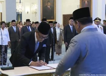 Dari Desa ke Istana: Kisah Inspiratif Dony Oskaria, Kepala BP BUMN yang Baru!