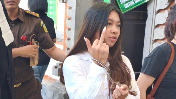 Selebgram Vienna Varella: Vonis Judi Online, Jari Tengah di Pengadilan