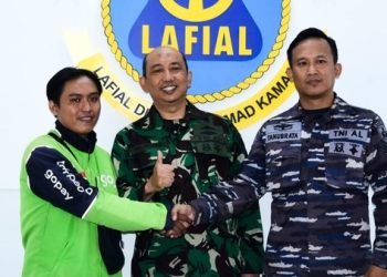 Klakson Maut Berujung Damai: TNI AL dan Ojol Bersatu dalam Perdamaian!