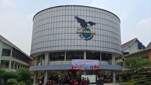SMAN Unggulan MH Thamrin Jadi Sekolah Garuda: Impian Kuliah di Luar Negeri Semakin Nyata!