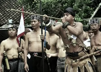Kehidupan Masyarakat Adat Dayak Meratus: Identitas, Tradisi, dan Perjuangan Menjaga Tanah Leluhur