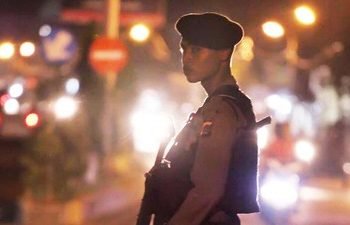 Narkoba Musuh Negara: BNN Grebek Kampung Bahari, Bandar Nekat Lawan Petugas!