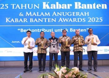Kabar Banten Award 2025: Wagub Banten Dinobatkan Sebagai Pemimpin Peduli Sosial!