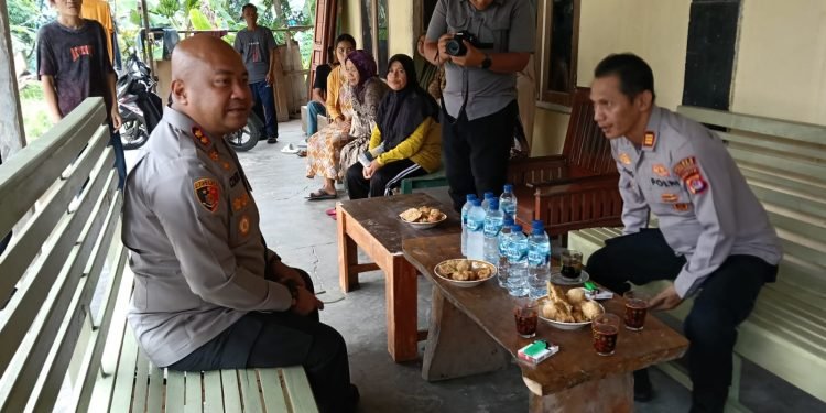 Dukungan Moral dan Logistik: Kapolres Serang Pastikan Kesejahteraan Warga Terdampak Radioaktif