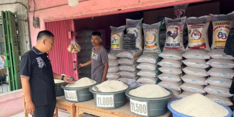 Satgas Pangan Polres Serang Pantau Harga Beras di Kecamatan Petir, Semua Sesuai HET