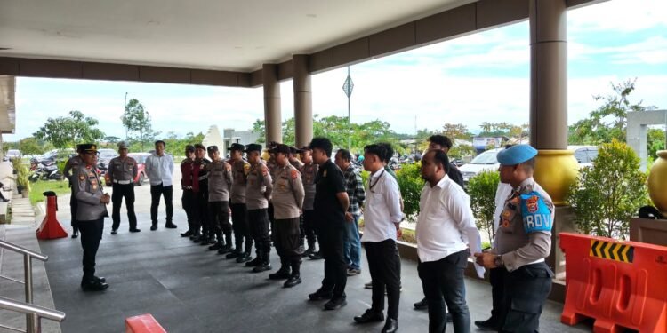 Pengamanan Ketat: 44 Personel Polres Serang Kawal Rapat Pra Pleno Penetapan UMK 2026