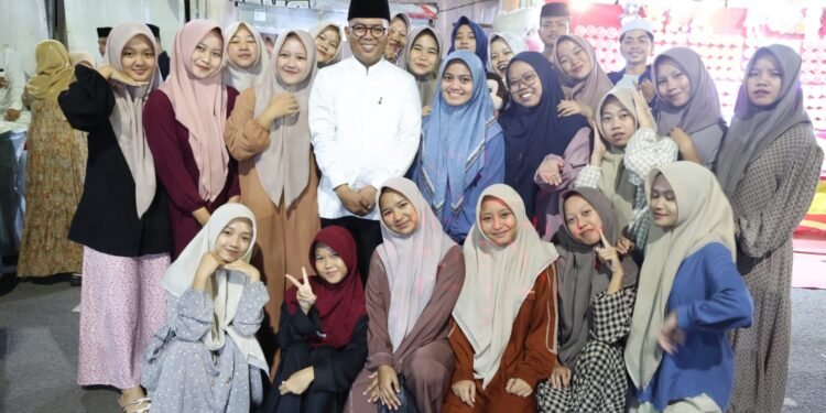 Gubernur Andra Soni Resmikan Festival Santri Lebak 2025, Tegaskan Pemberdayaan SDM dan Sinergi Daerah