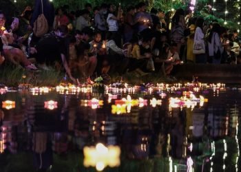 Loy Krathong Tetap Meriah, Bandara Thailand Siaga! Bahaya Mengintai di Langit?