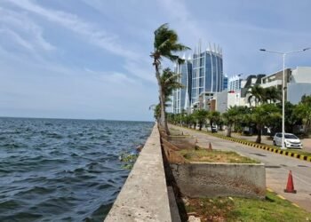 Tanggul Pantai Mutiara Rem­­bes — Rano Karno: “Perbaikan Tidak Cukup dengan Sekadar Nempel Semen”