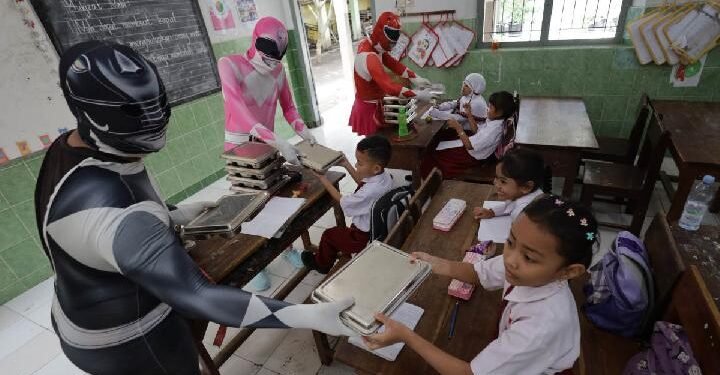 Usulan Kostum Power Rangers untuk Sopir MBG Tuai Kritik DPR