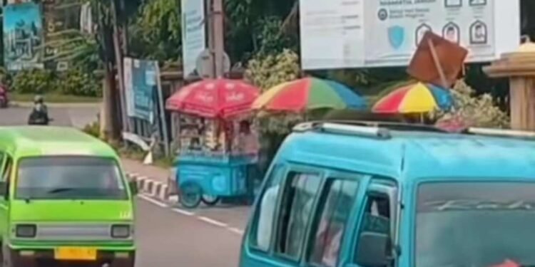 Antisipasi Macet Tahunan, Operasional Angkot Puncak Dihentikan Selama Puncak Nataru