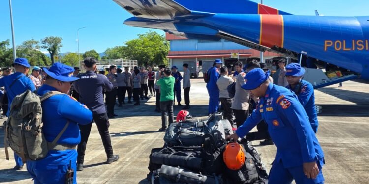 Pesawat CN 295 Bawa Bantuan Besar dan Tim SAR ke Aceh–Sumbar