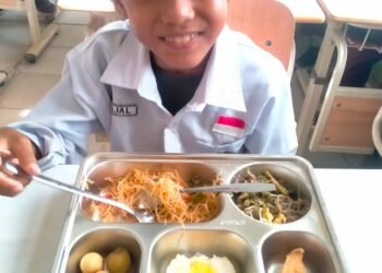 Polres Serang Rutin Mendistribusikan Makanan Bergizi Gratis Ke 13 Sekolah