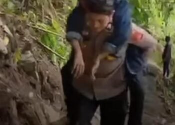 Tulus dan Peduli, Polres Gayo Lues Selamatkan Warga Sakit Pasca Bencana