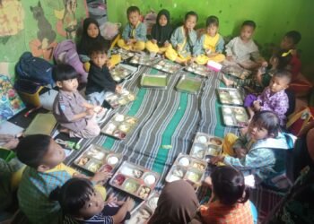 Ribuan Porsi MBG Disalurkan Polres Serang untuk Pelajar di Ciruas dan Lebakwangi