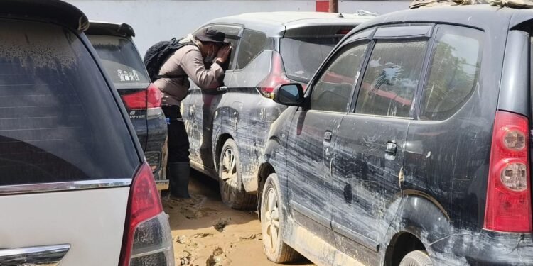 Banjir Aceh Tamiang: Pemeriksaan Mobil oleh Polisi Tidak Temukan Mayat