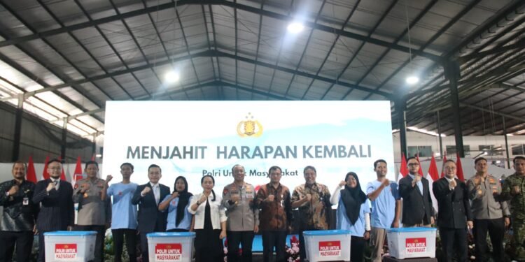 Ribuan Pekerja Terima Sembako, Wakapolri Dukung Kebangkitan Industri Tekstil Pemalang