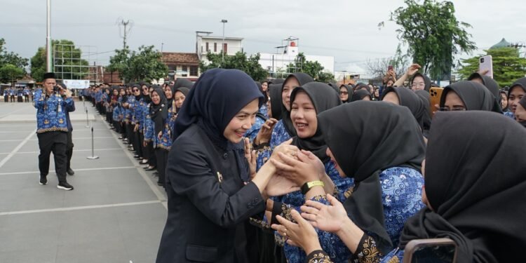 Bupati Serang Lantik 6.057 PPPK Paruh Waktu Formasi 2025, Tekankan Integritas dan Pelayanan Publik