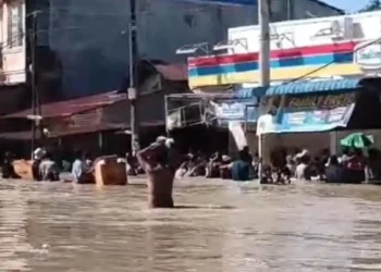 Saat Banjir, Kesabaran Warga Habis