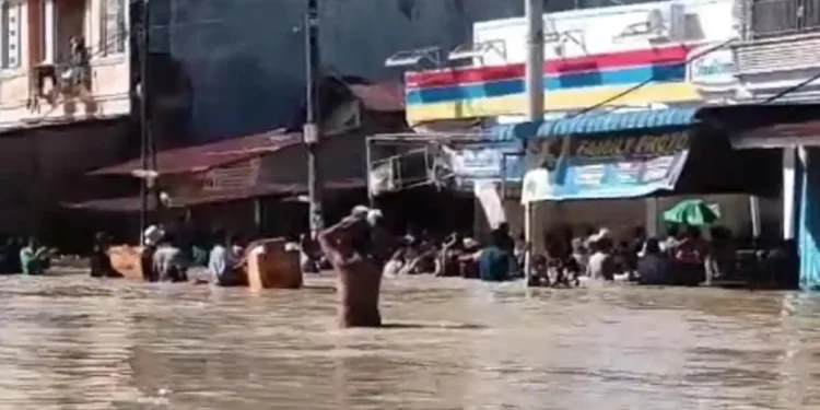 Saat Banjir, Kesabaran Warga Habis
