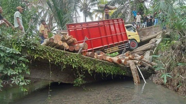Jembatan Ambruk di Pandeglang Lumpuhkan Akses Warga, Pemkab Kesulitan Dana Perbaikan