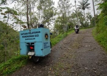 Menembus Kabut dan Terjalnya Menoreh Demi Makanan Bergizi Gratis