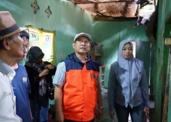 Camat Petir Dampingi Wabup Serang Relokasi Jamsinah Demi Keselamatan dan Penanganan Rumah Layak Huni