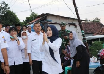 Bupati Ratu Zakiyah Turun Langsung ke Lokasi Banjir Carenang, Pastikan Warga Aman dan Sehat