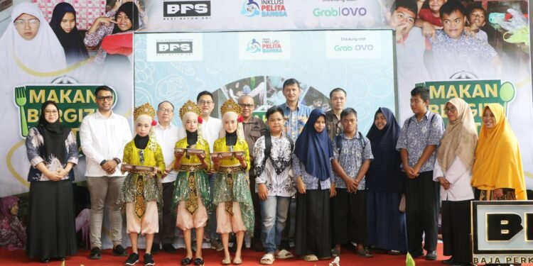 Dukung Gizi Anak Disabilitas, Sekda Zaldi Resmikan MBG Kolaborasi Swasta di Kibin